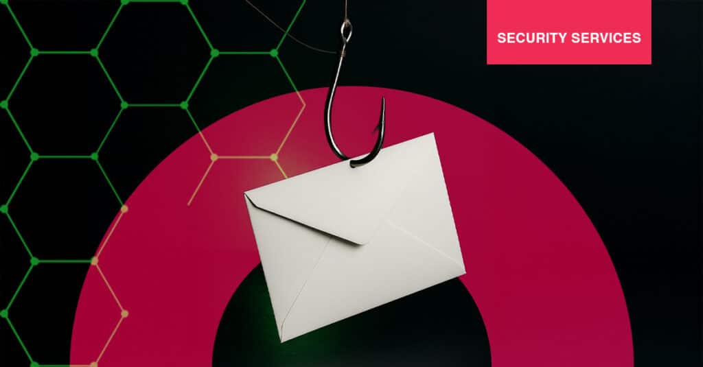 Ein weißer Umschlag, der an einer Angelschnur hängt, symbolisiert einen Phishing-E-Mail-Betrug.